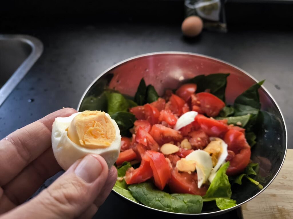 🥗 Cómo hacer una Ensalada de Espinacas de mi Huerto Urbano, con tomates y atún 🥗 18 anadir huevo ensalada de espinacas