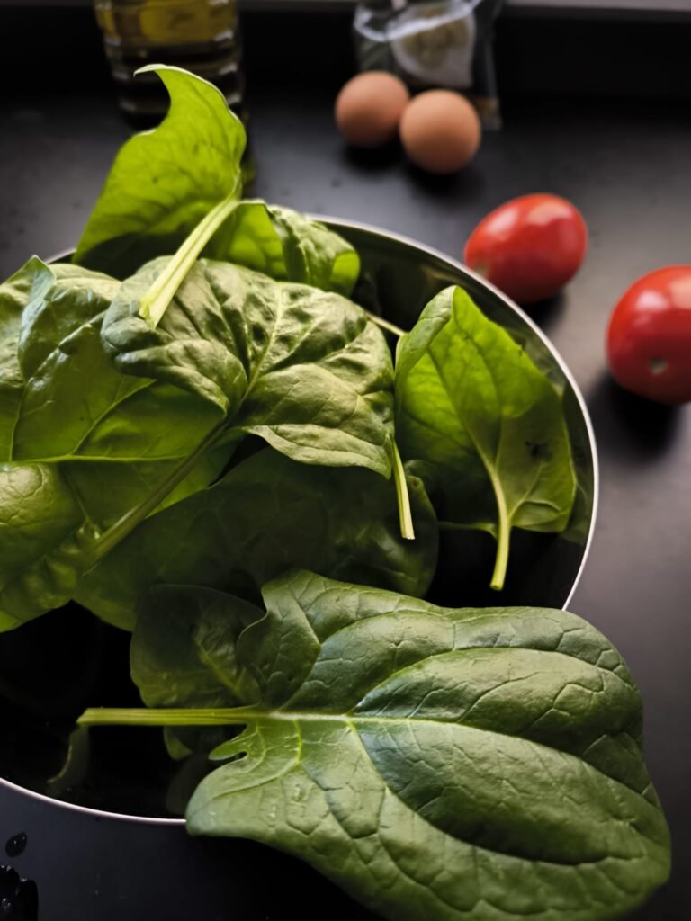 🥗 Cómo hacer una Ensalada de Espinacas de mi Huerto Urbano, con tomates y atún 🥗 10 ensalada de espinacas del huerto urbano y tomates